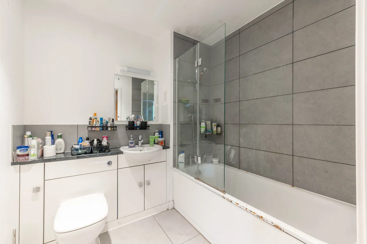 Flat 20, Aldenham Court, 1 Brannigan Way, Edgware, photo 5
