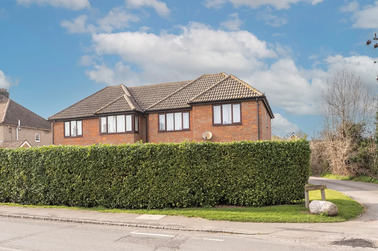 Weston Road, Aston Clinton, HP22, photo 12