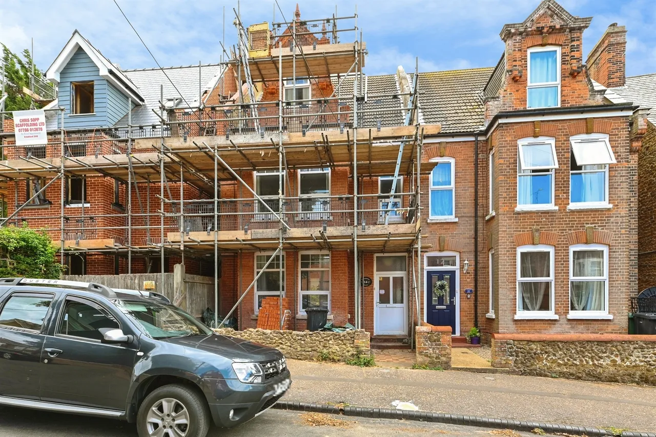 4 bed house for sale, Avenue Road, Hunstanton, PE36