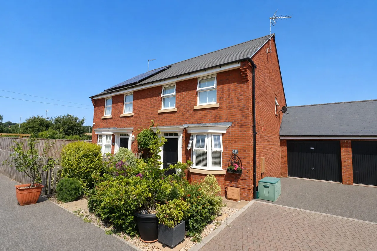 3 bed house for sale, Dixon Close, Wiveliscombe, TA4
