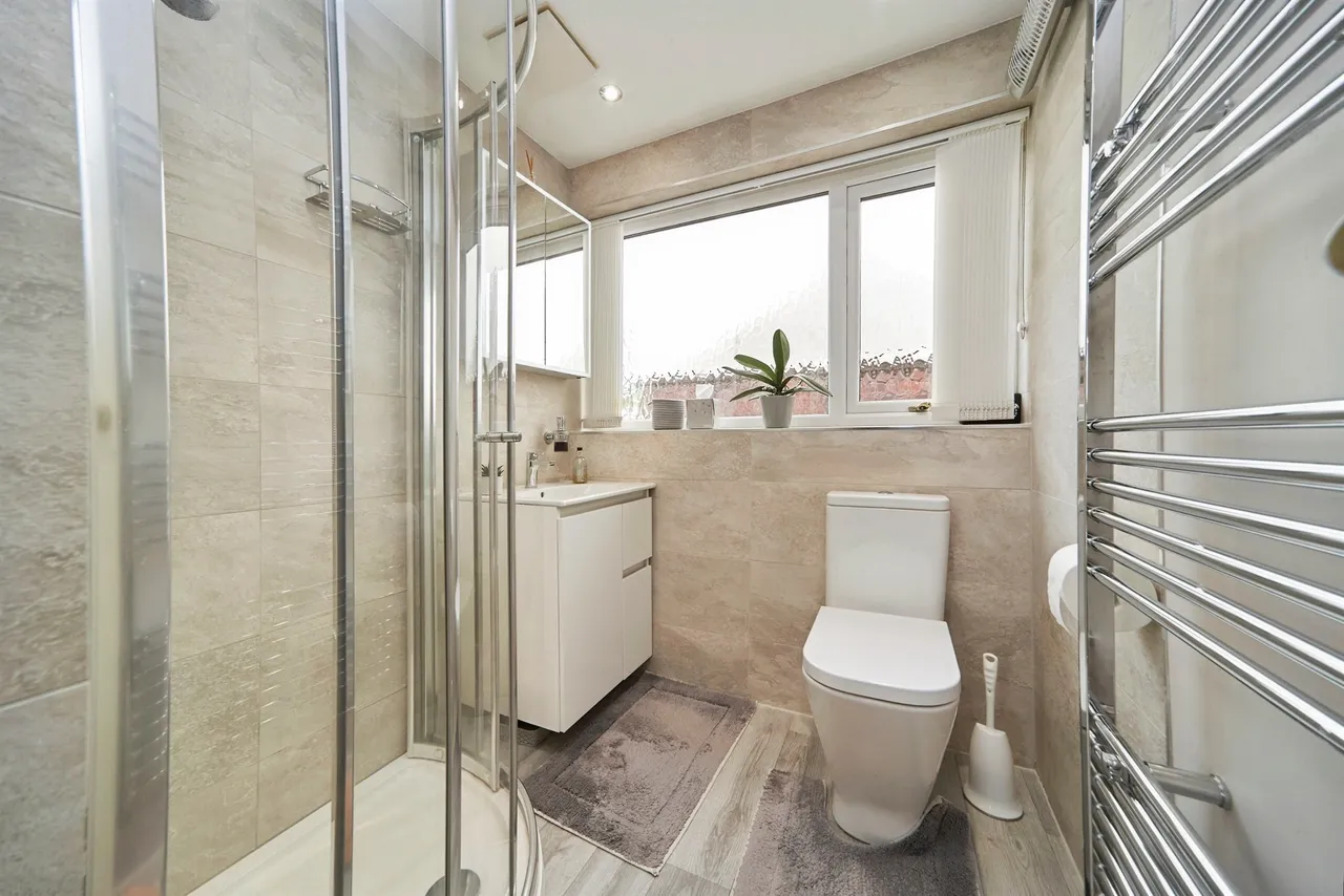Gledhow Wood Avenue, Leeds, LS8, photo 11