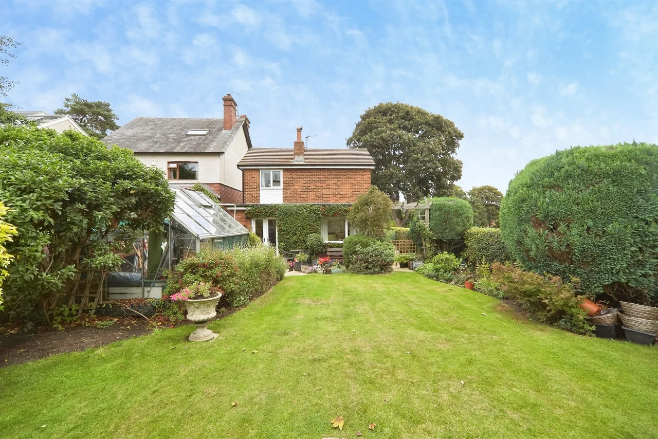 Gledhow Wood Avenue, Leeds, LS8, photo 4