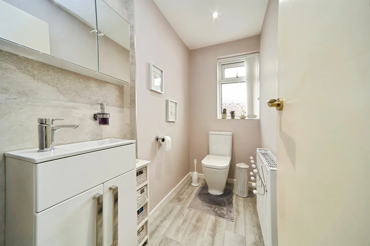 Gledhow Wood Avenue, Leeds, LS8, photo 14