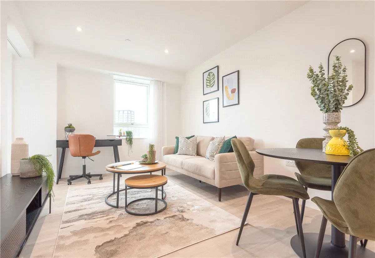 2 bed flat to rent, Heartwell Avenue, London, E16