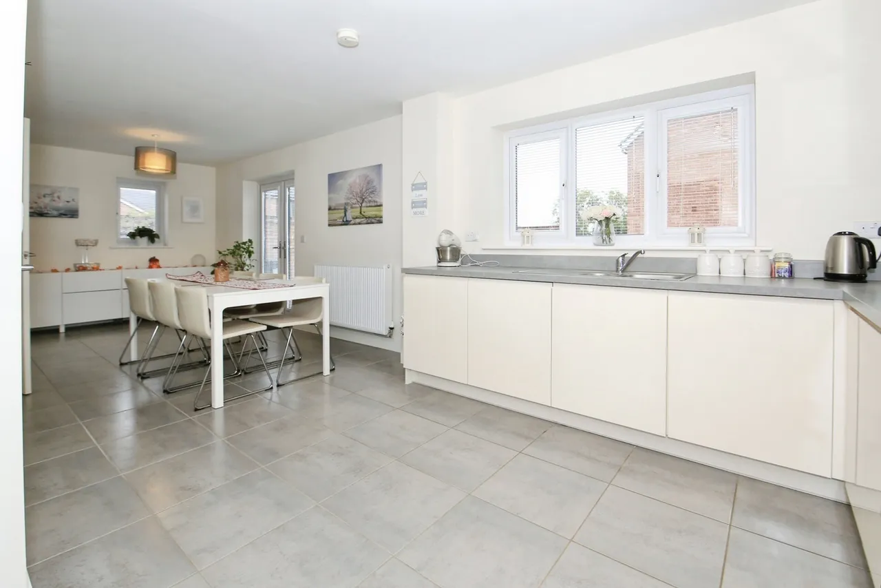 Jackson Avenue, Sawtry, PE28, photo 6