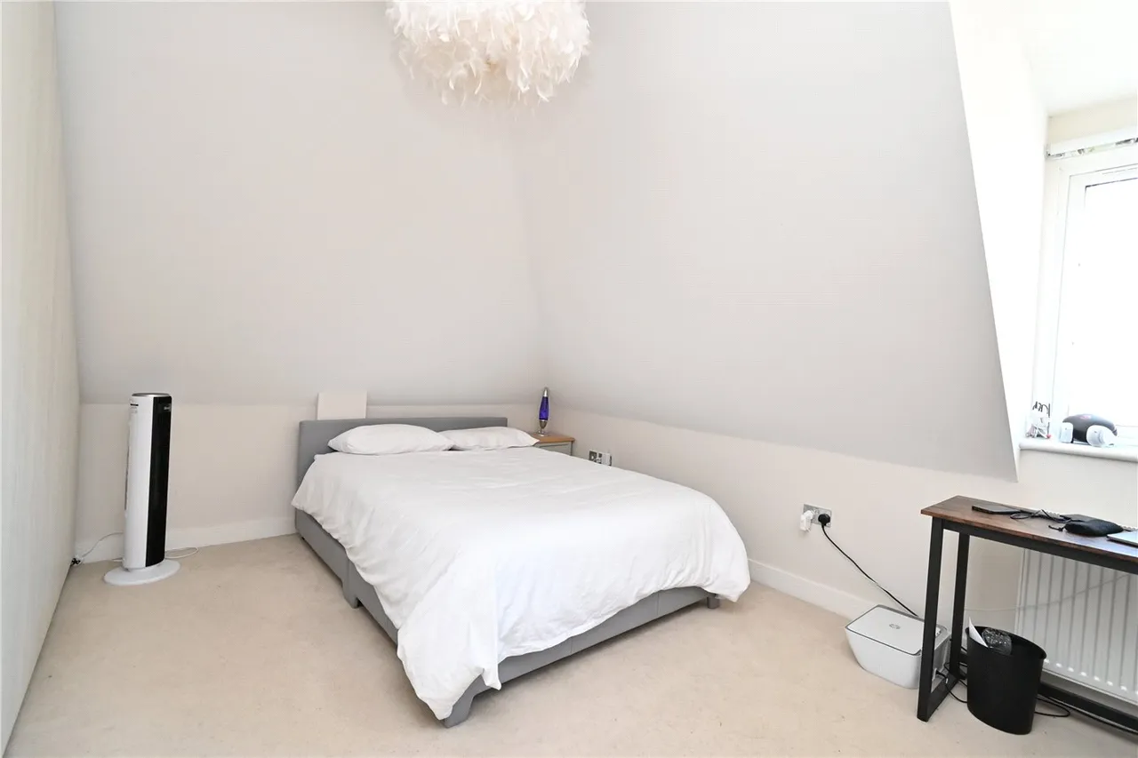 2 bed flat for sale — Edison Place, 18 Winchester Road, Basingstoke, Hampshire, RG21