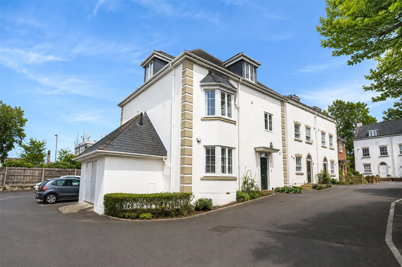 Edison Place, 18 Winchester Road, Basingstoke, Hampshire, RG21, photo 8