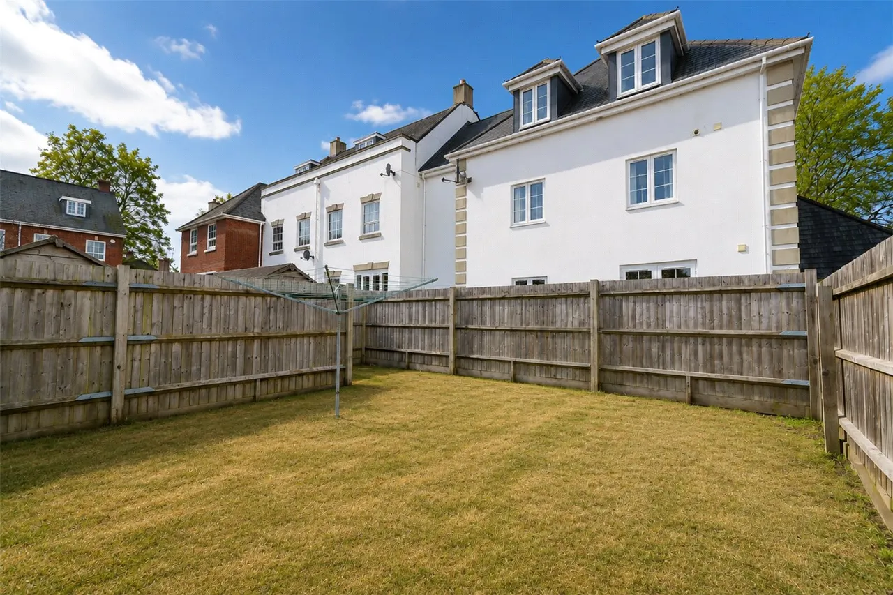 Edison Place, 18 Winchester Road, Basingstoke, Hampshire, RG21, photo 10