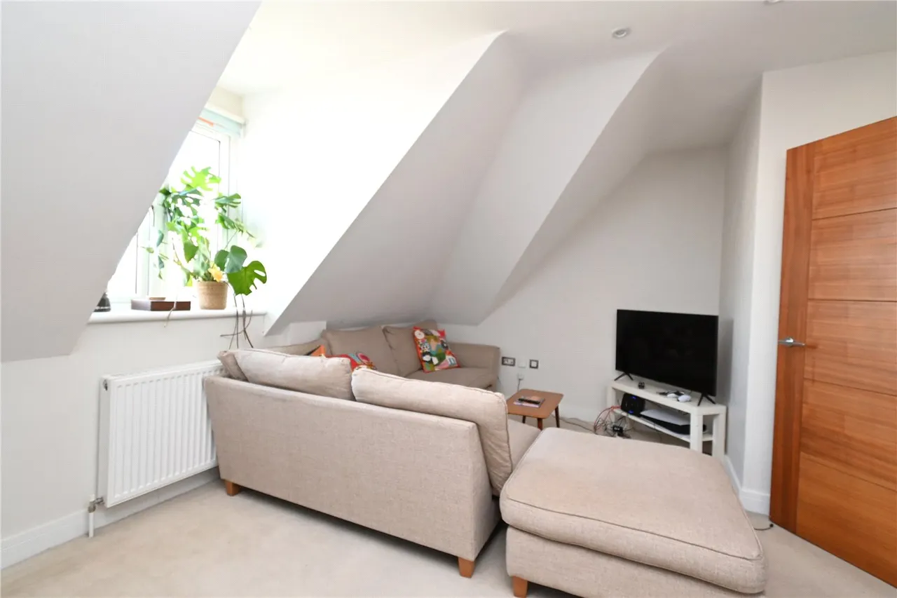 Edison Place, 18 Winchester Road, Basingstoke, Hampshire, RG21, photo 11