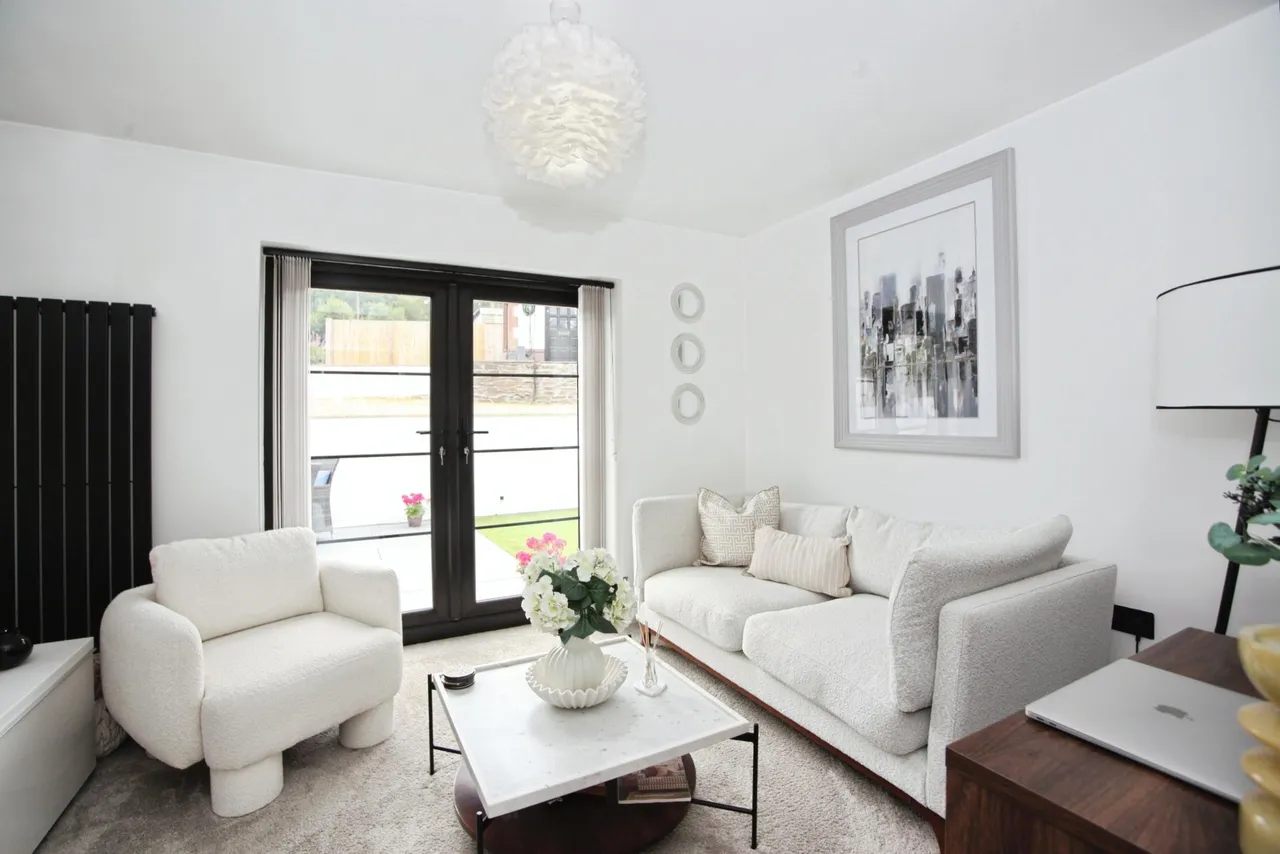 High Street, Newbridge, NP11, photo 24