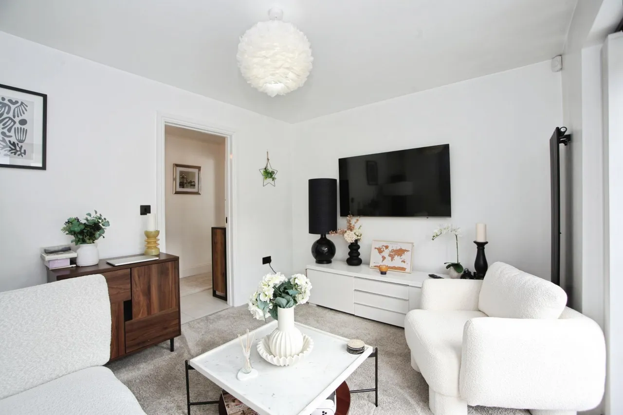 High Street, Newbridge, NP11, photo 26