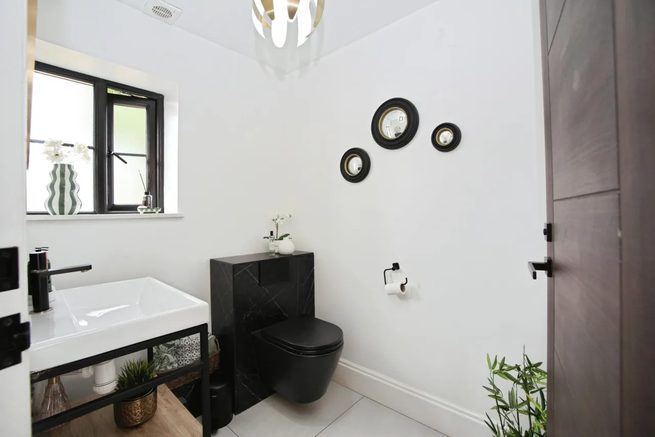 High Street, Newbridge, NP11, photo 15