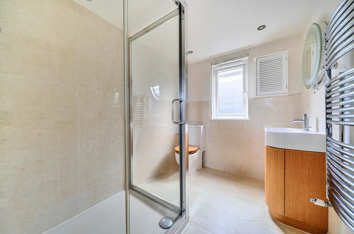 Canbury Avenue, London, KT2, photo 11