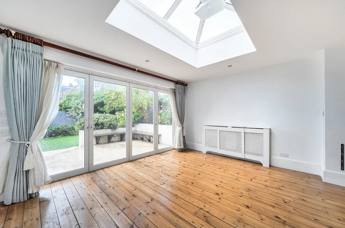 Canbury Avenue, London, KT2, photo 3