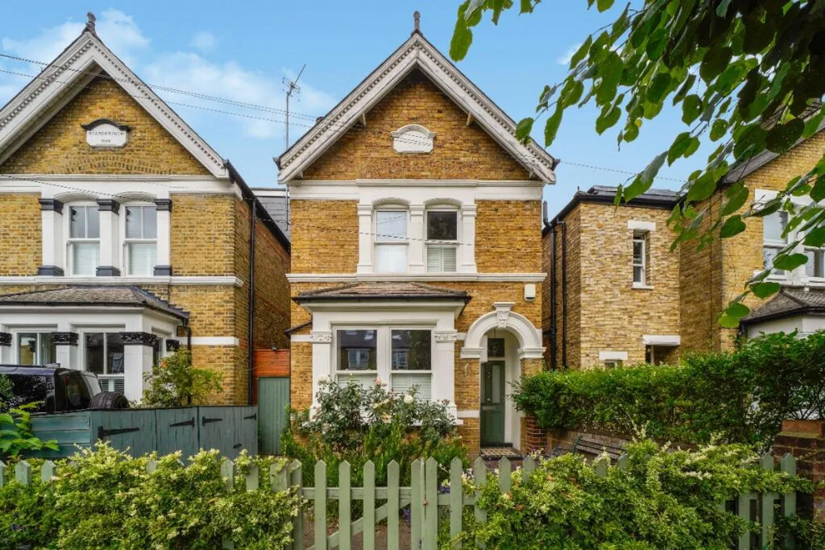 Canbury Avenue, London, KT2, photo 19