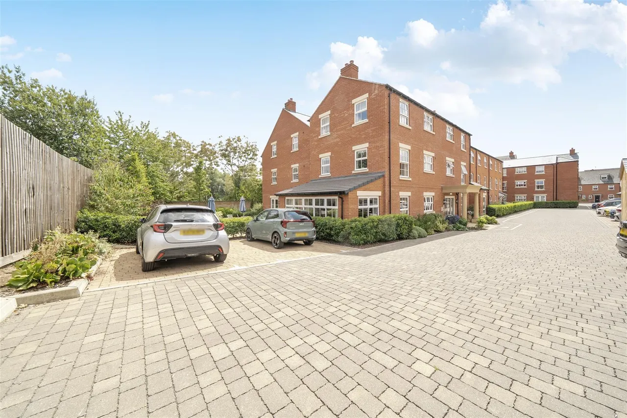 Water Lane, Towcester, NN12, photo 16