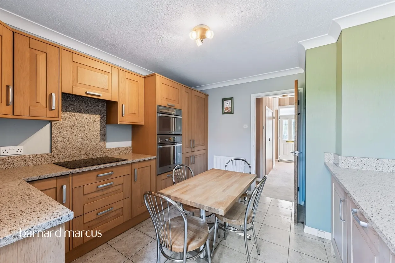 Knolls Close, Worcester Park, KT4, photo 8