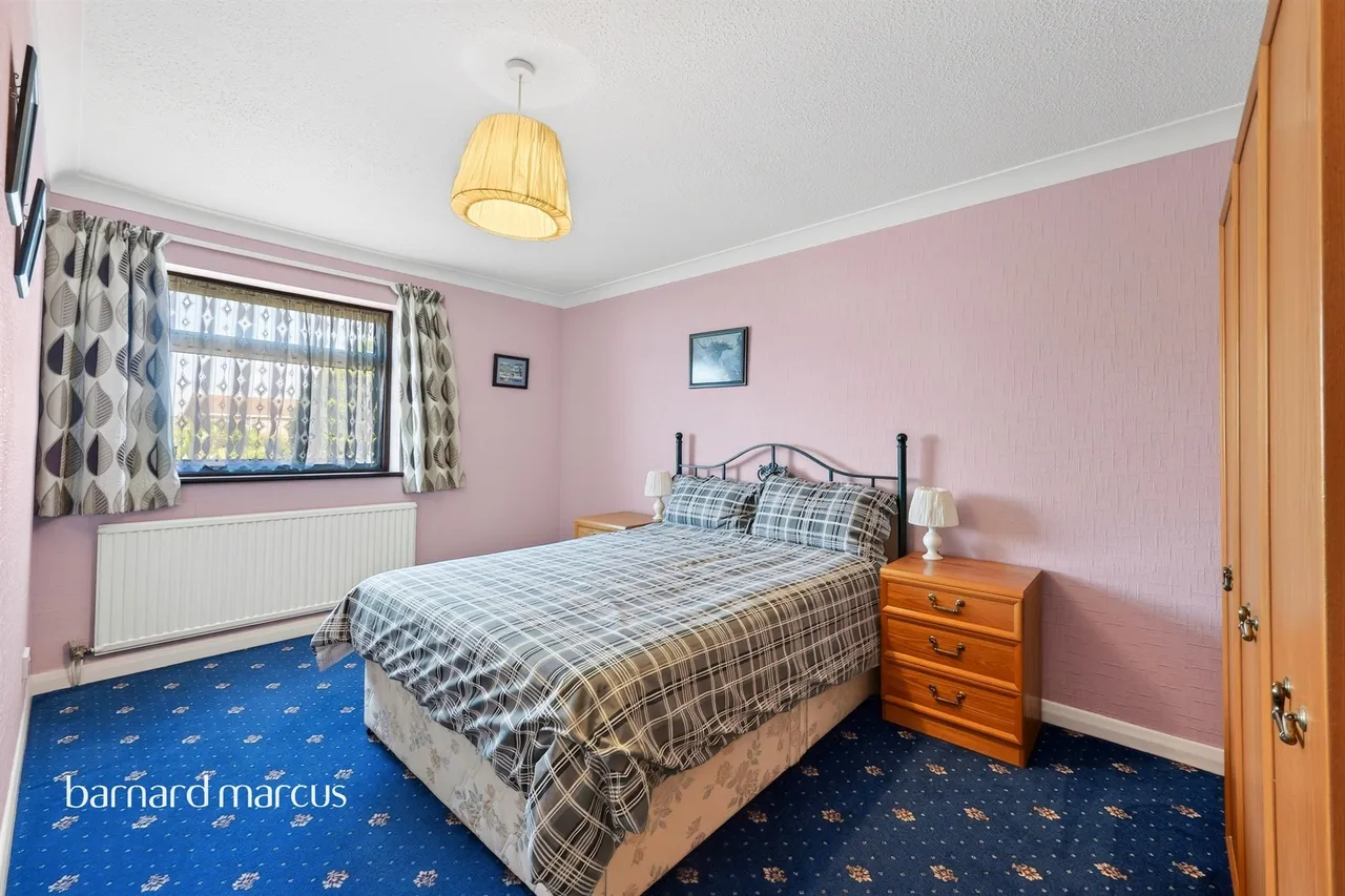 Knolls Close, Worcester Park, KT4, photo 14