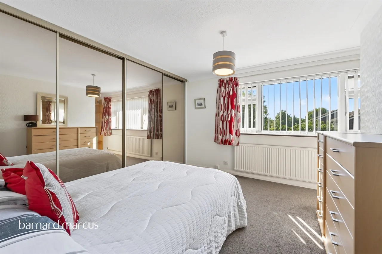 Knolls Close, Worcester Park, KT4, photo 16