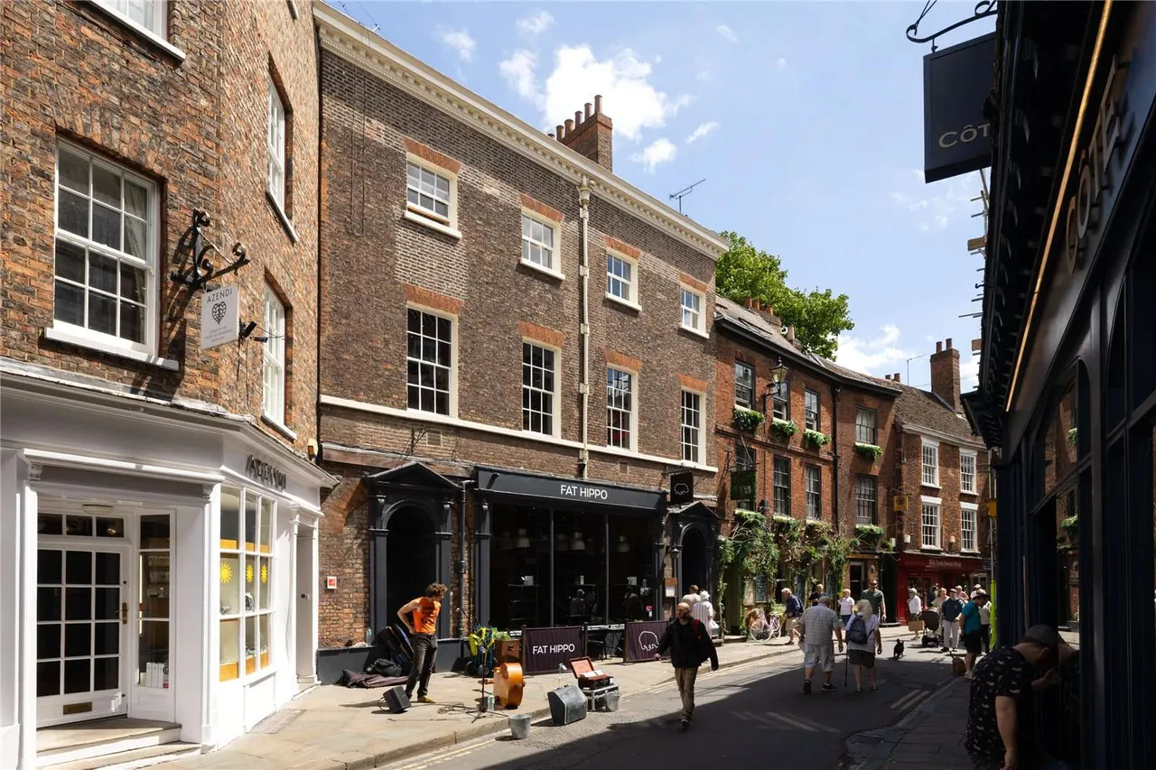 5 bed house for sale — Minster Yard, York, YO1 7HH