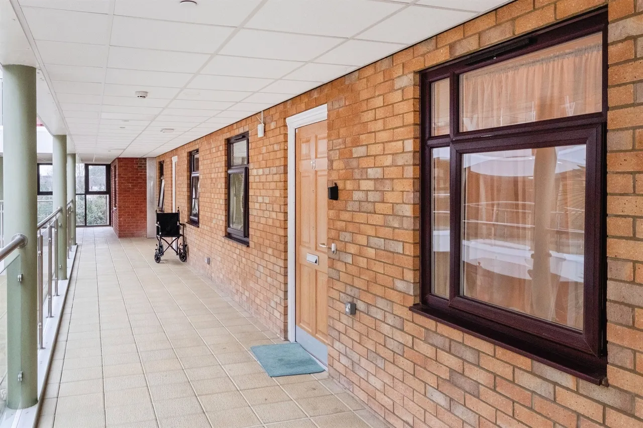 Westbury Lane, Newport Pagnell, MK16, photo 9