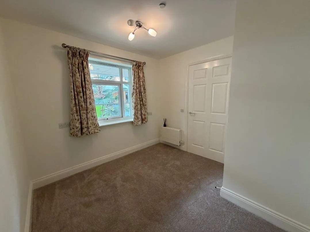 Westbury Lane, Newport Pagnell, MK16, photo 6