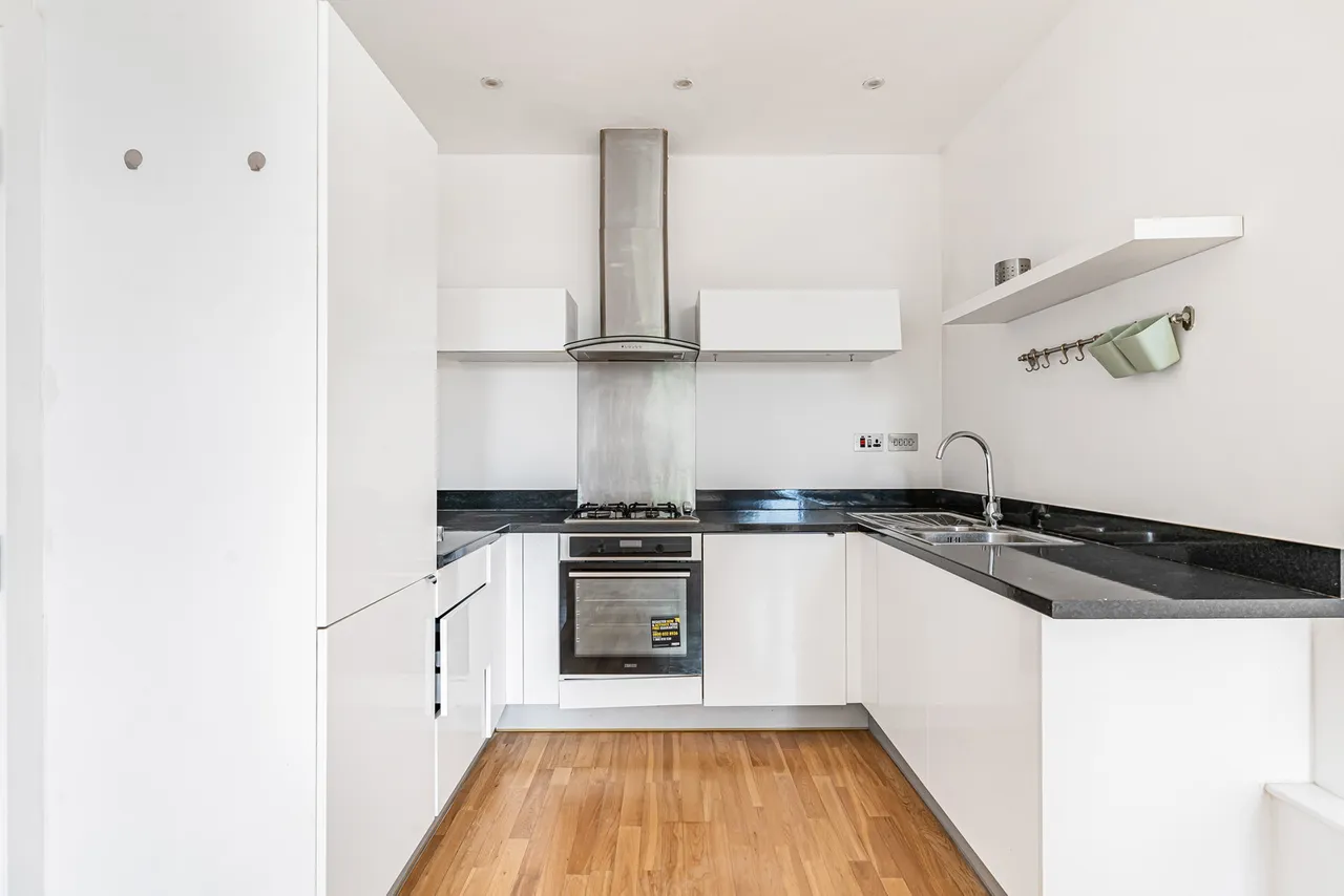 East Arbour Street, Stepney Green, E1, photo 13