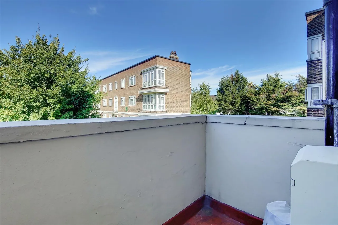Barking, IG11, photo 3