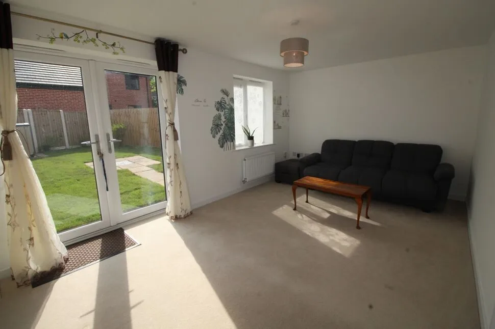 Henton Row, Nottingham, NG7, photo 13