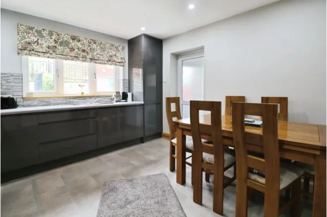 Kensington Drive, Porth, photo 10