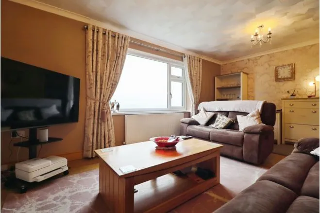 Kensington Drive, Porth, photo 8