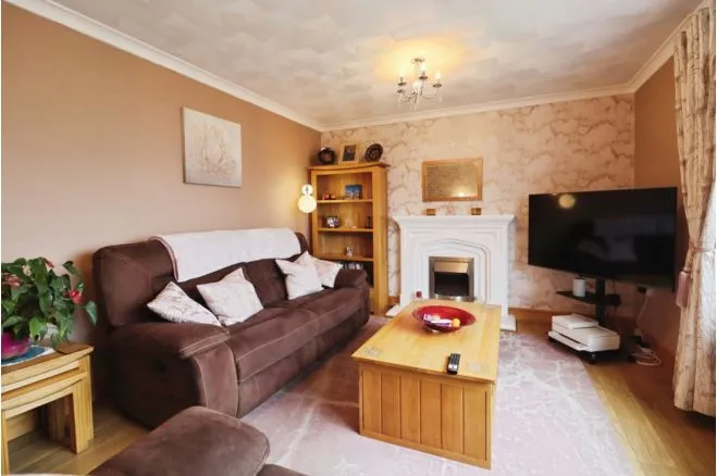 Kensington Drive, Porth, photo 6