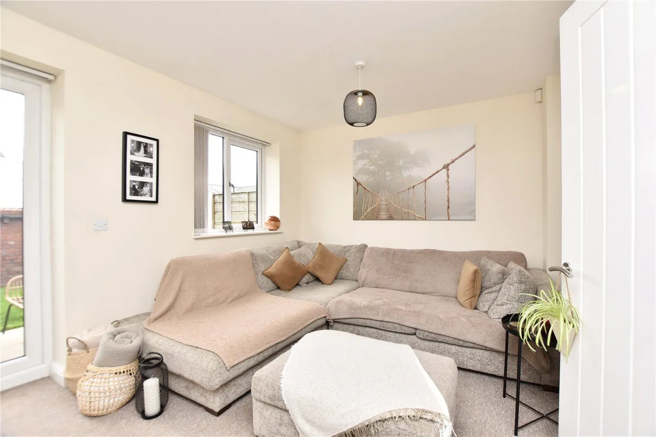 James William Street, Littleborough, OL15, photo 2