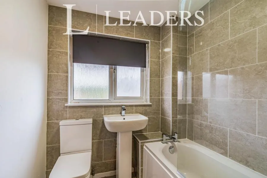 Jersey Road, Crawley, RH11, photo 8