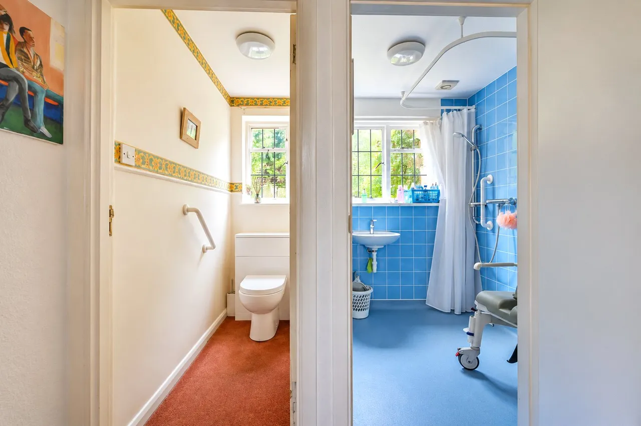 Howard Ridge, Burpham, GU4, photo 8