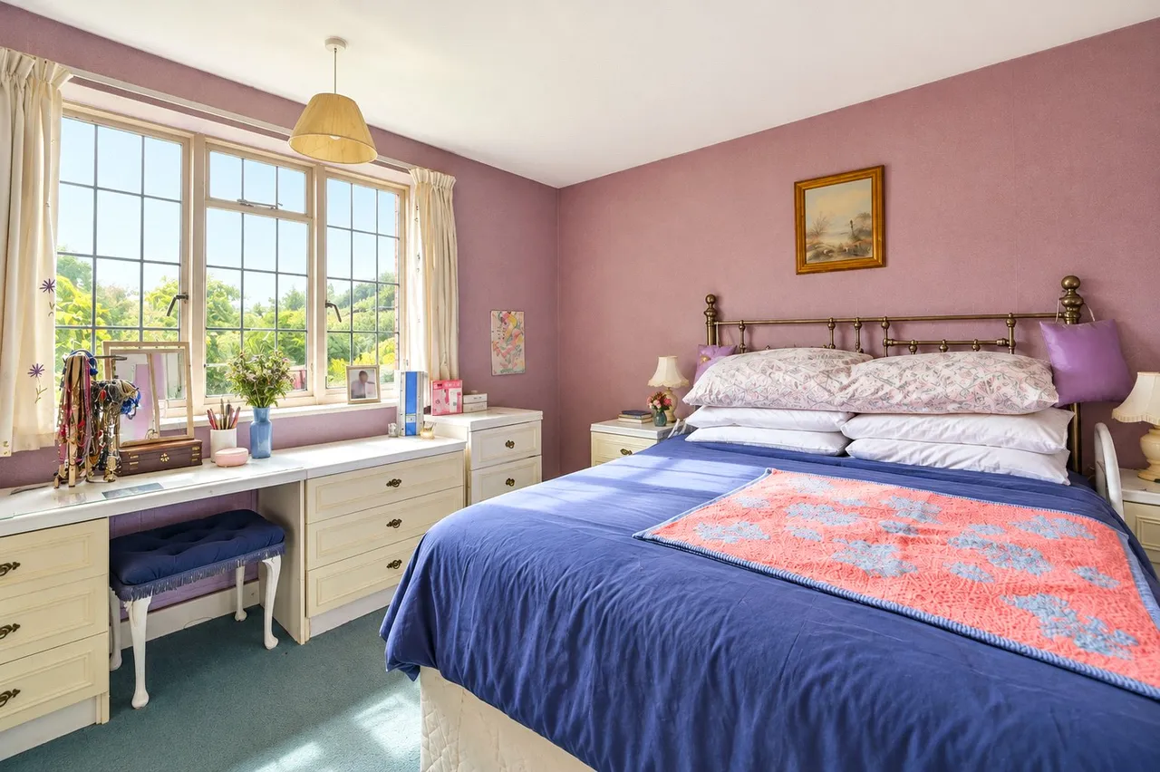 Howard Ridge, Burpham, GU4, photo 6