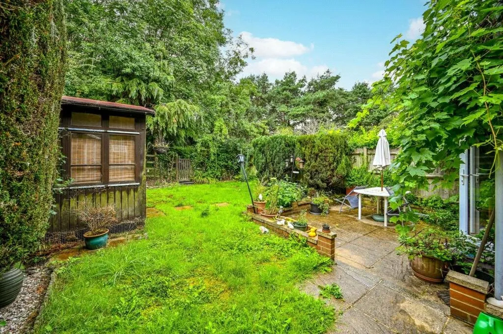 Howard Ridge, Burpham, GU4, photo 13