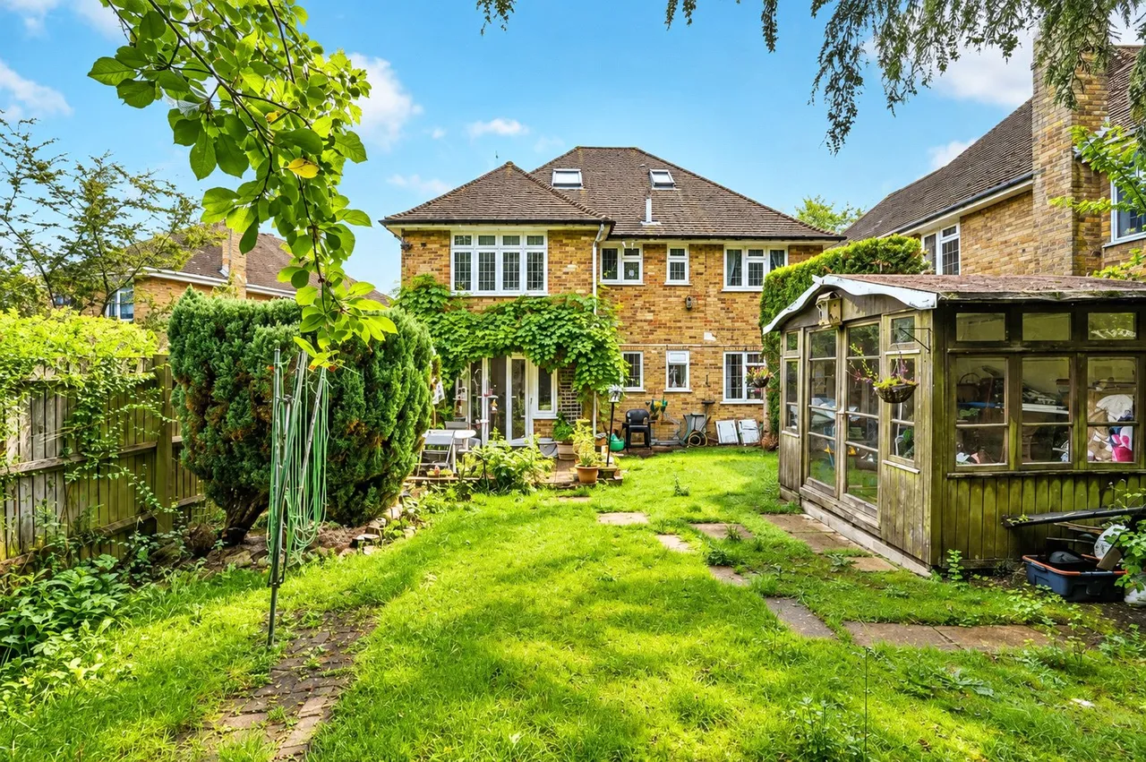 Howard Ridge, Burpham, GU4, photo 11