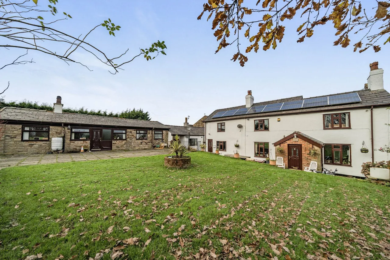 Slack Fold Lane, Farnworth, BL4, photo 5