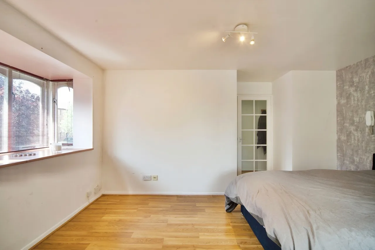 Leigh Hunt Drive, London, N14, photo 7