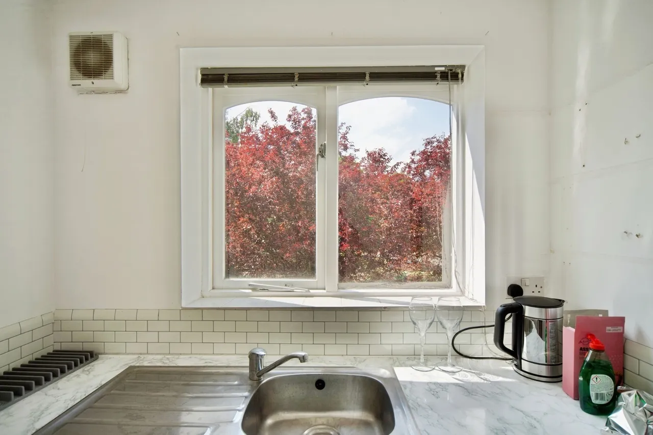 Leigh Hunt Drive, London, N14, photo 4