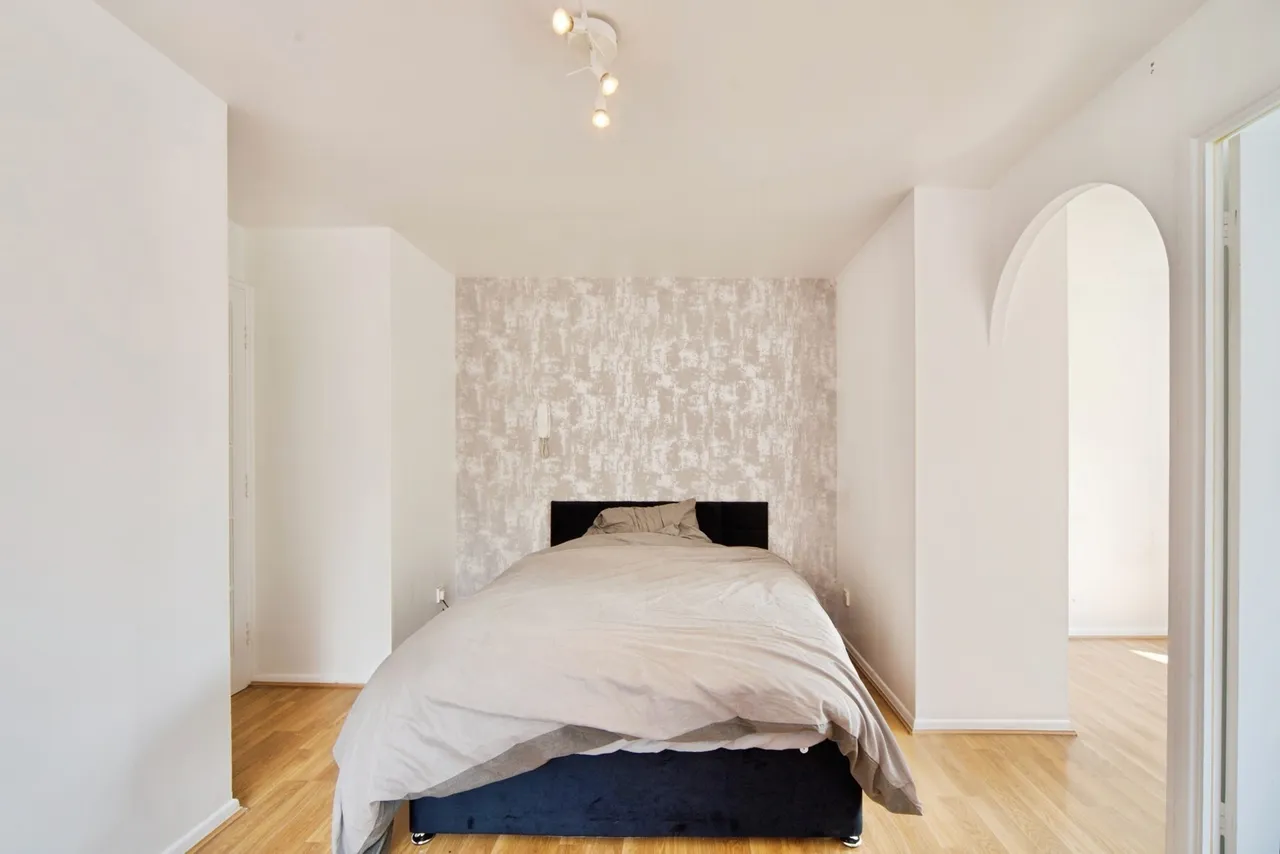 Leigh Hunt Drive, London, N14, photo 11