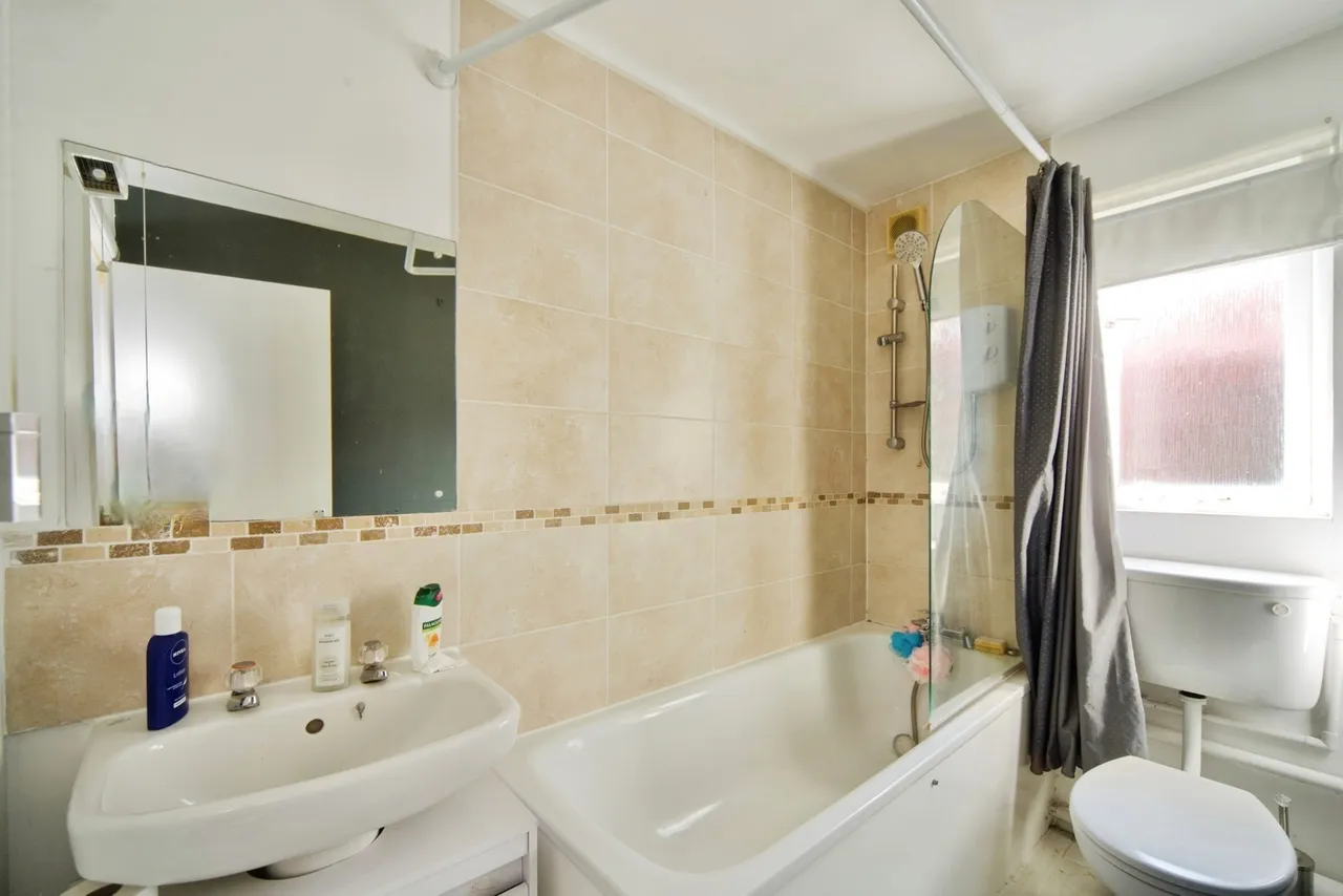 Leigh Hunt Drive, London, N14, photo 5