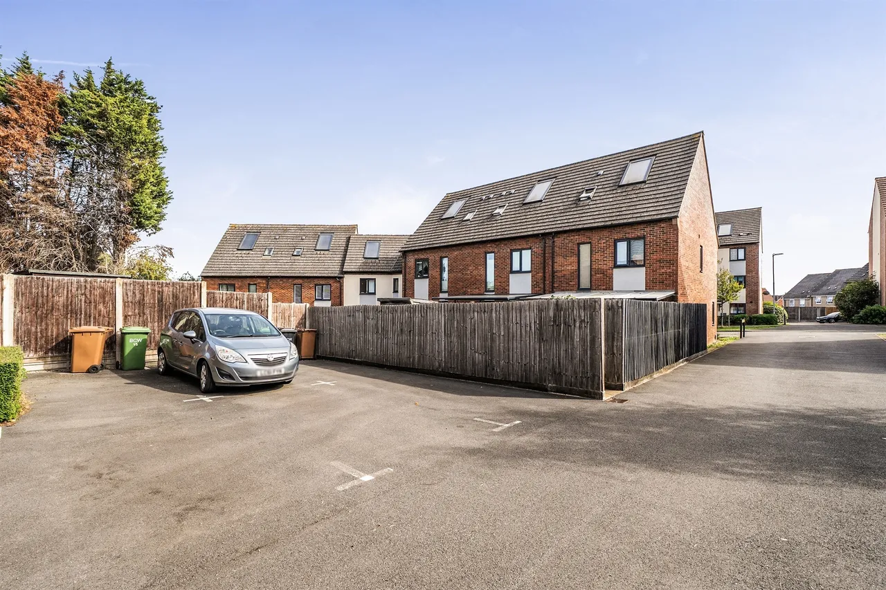 Neptune Road, Wellingborough, NN8, photo 9