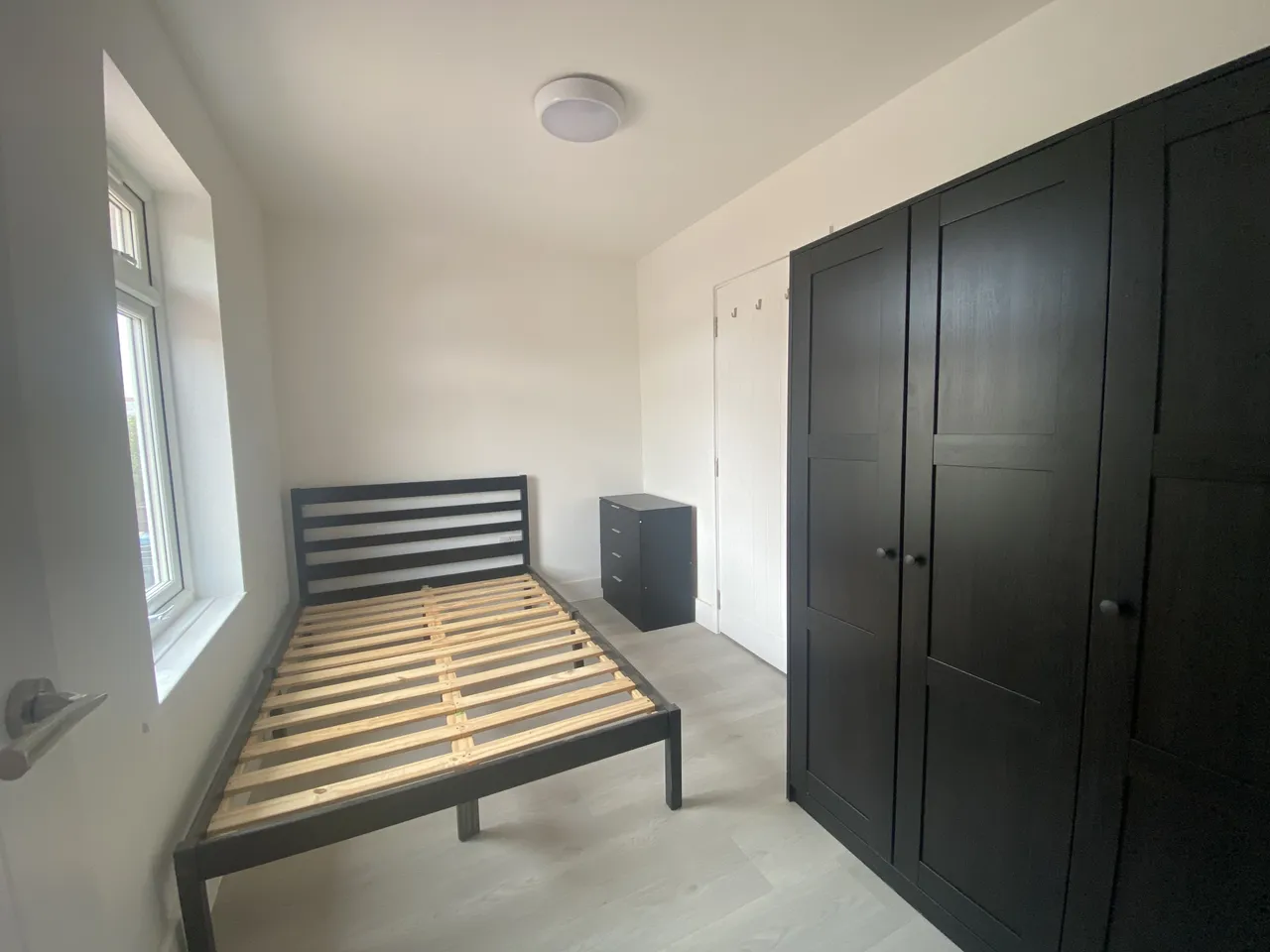 London Road, Tilbury, RM18, photo 8