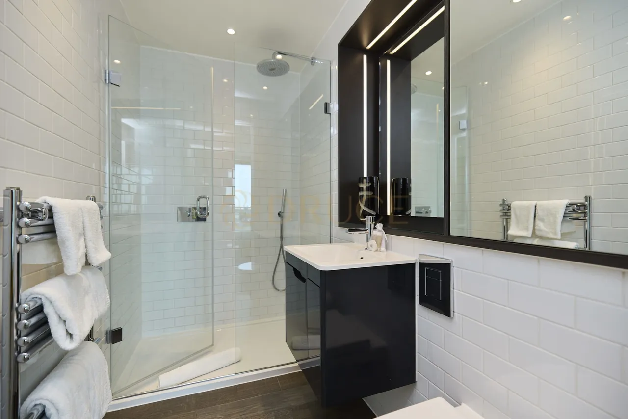 Salusbury Road, NW6, photo 2