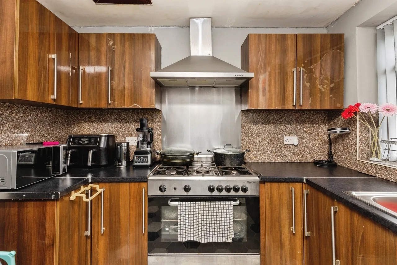 Lytton Road, Bradford, photo 4