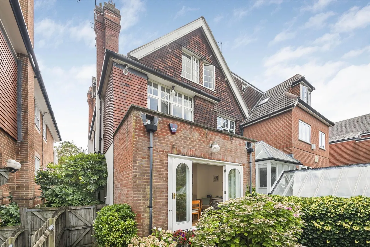 Crescent East, Hadley Wood, Barnet, London EN4 0EY, photo 30