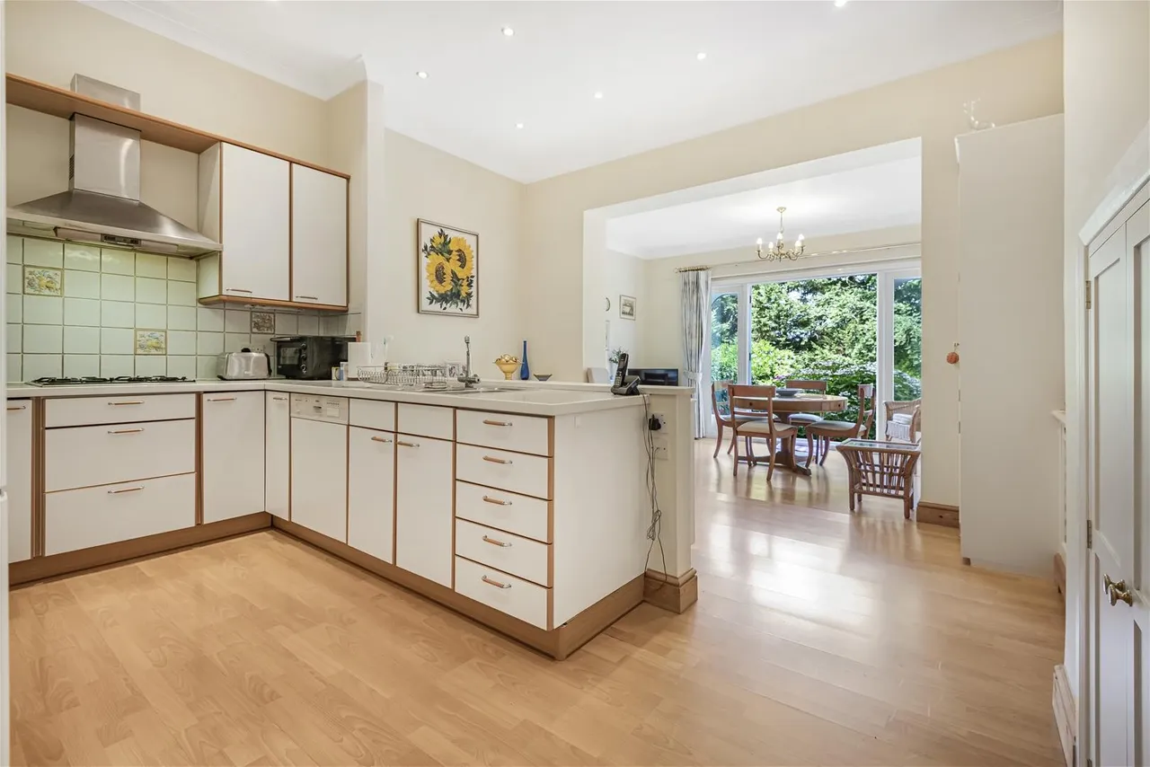 Crescent East, Hadley Wood, Barnet, London EN4 0EY, photo 3