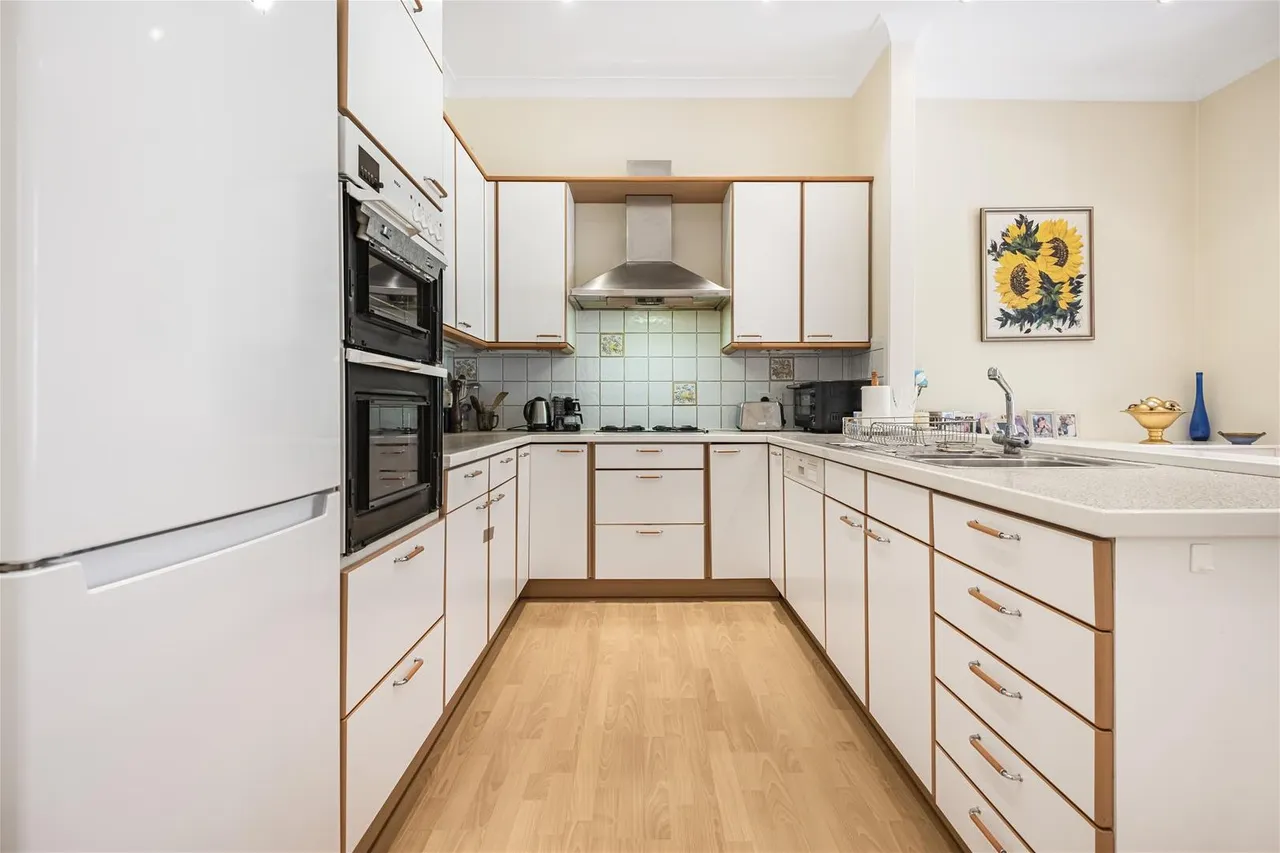 Crescent East, Hadley Wood, Barnet, London EN4 0EY, photo 5